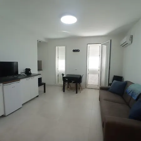 Cala38 * تيراسيني